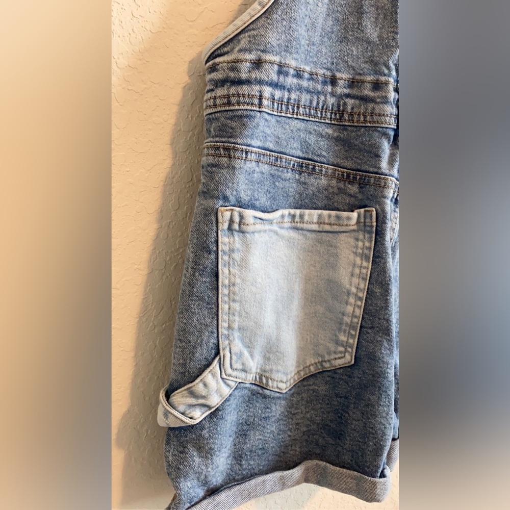 Overalls ! - Picture 2 of 4